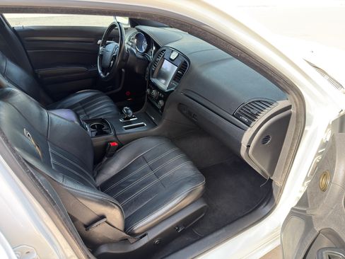 Used 2013 Chrysler 300 S RWD image 14