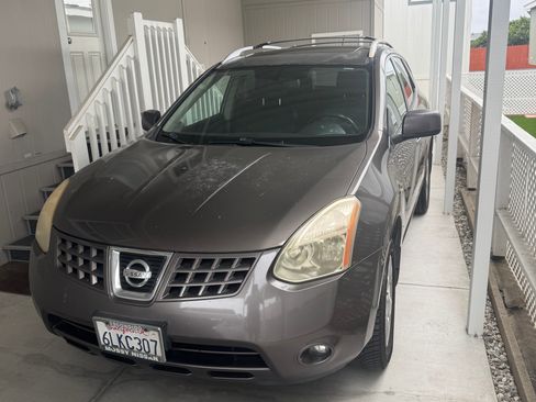 Used 2010 Nissan Rogue SL w/ Premium Pkg image 1