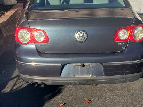 Used 2006 Volkswagen Passat 2.0T image 9