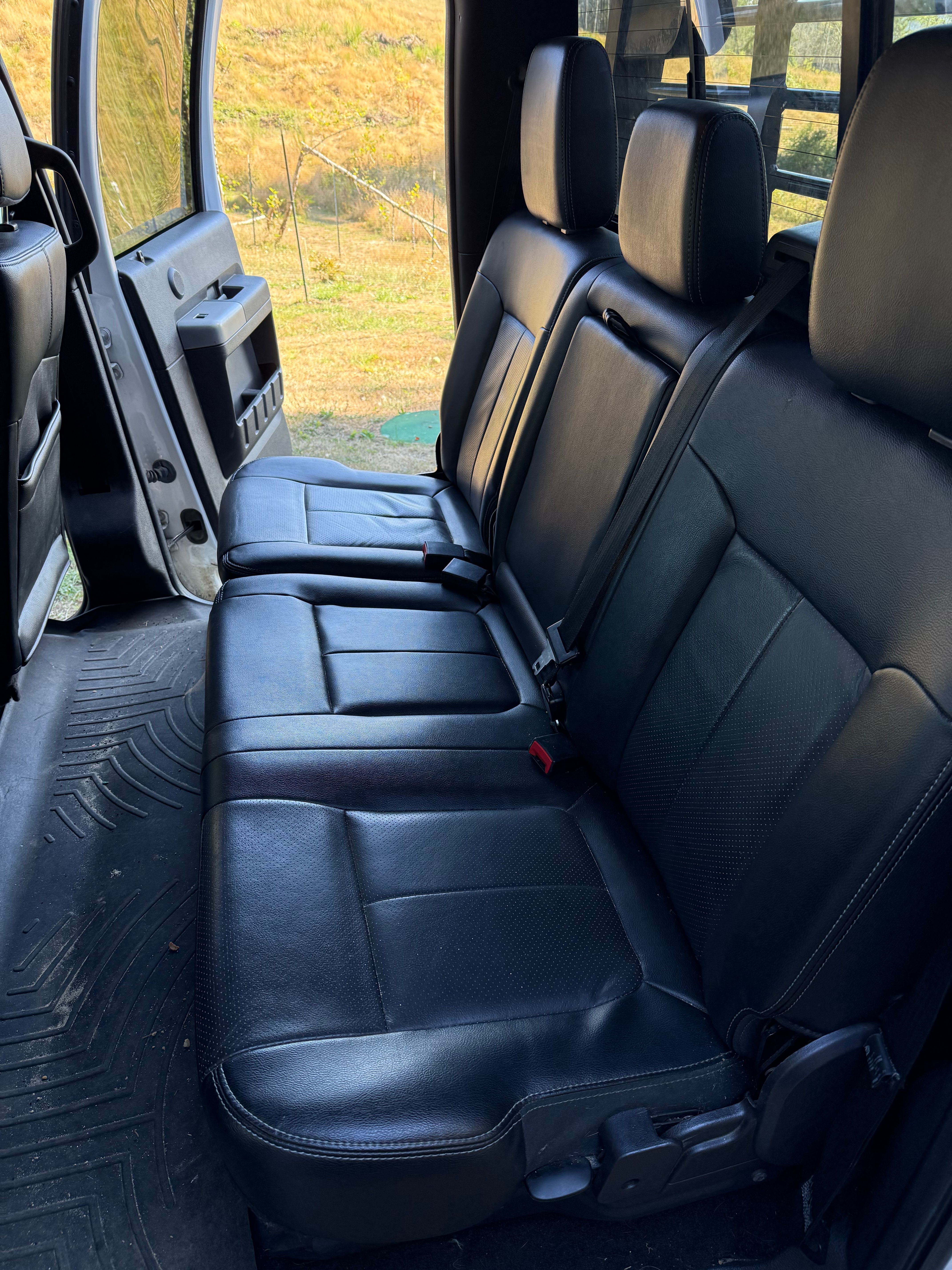 Used 2015 Ford F250 Lariat w/ Lariat Ultimate Package AWD/4WD image 9