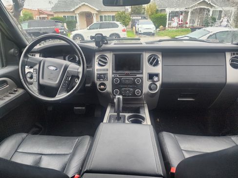 Used 2016 Ford Expedition EL XLT image 15