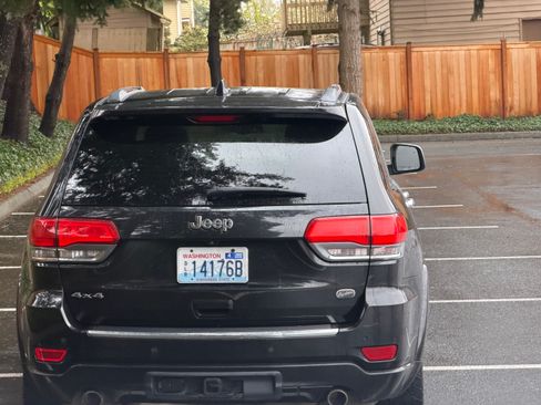 Used 2014 Jeep Grand Cherokee Overland w/ Advanced Technology Group image 6