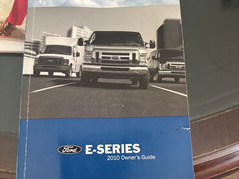 Used 2010 Ford E-250 and Econoline 250 RWD image 9