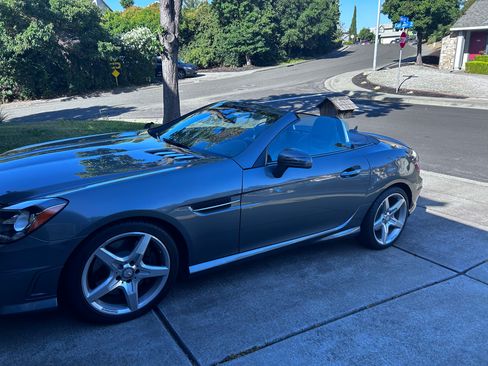 Used 2016 Mercedes-Benz SLK 300 image 4