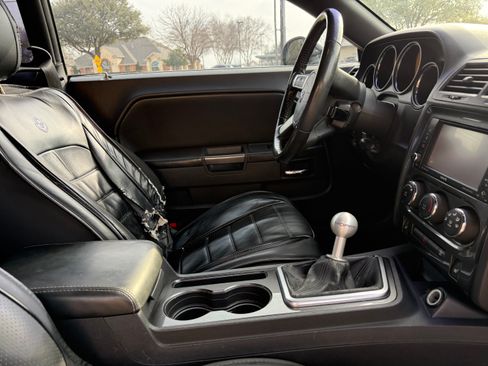 Used 2010 Dodge Challenger R/T image 21