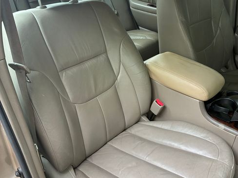 Used 2003 Toyota Avalon XLS FWD image 11