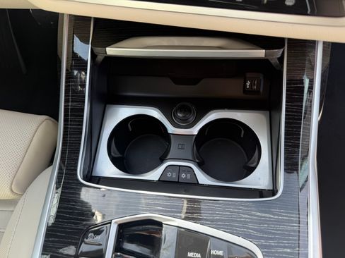 Used 2026 BMW X7 xDrive40i w/ Executive Package image 27