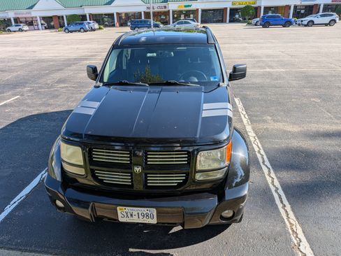 Used 2011 Dodge Nitro Shock w/ Trailer Tow Group AWD/4WD image 2