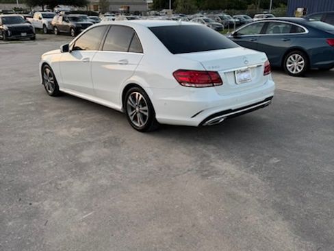 Used 2014 Mercedes-Benz E 250 BlueTEC Sedan image 5