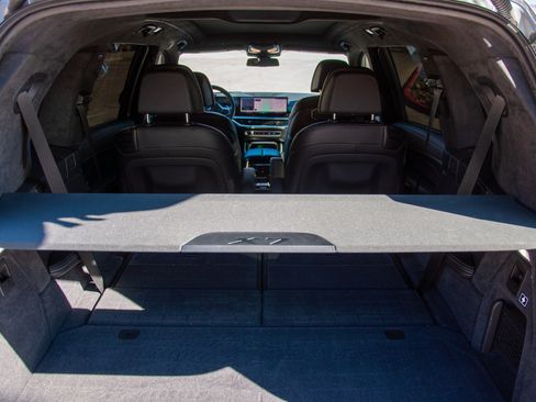 Used 2025 BMW X7 M60i w/ M Sport Professional Package image 29