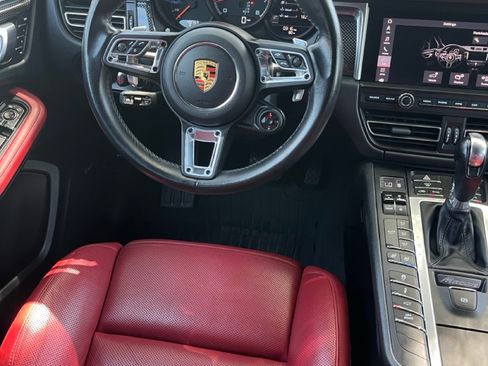 Used 2020 Porsche Macan Turbo AWD/4WD image 6