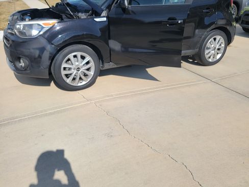 Used 2018 Kia Soul + image 6