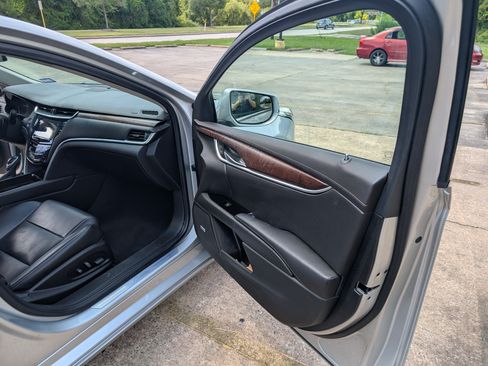 Used 2019 Cadillac XTS Luxury image 15