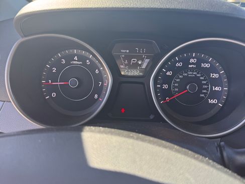 Used 2014 Hyundai Elantra Limited w/ Option Group 03 image 2