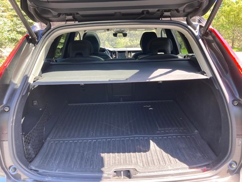 Used 2024 Volvo XC60 T8 Plus w/ Protection Package Premier AWD/4WD image 9