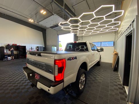 Used 2019 Ford F350 Platinum w/ Platinum Ultimate Package AWD/4WD image 5