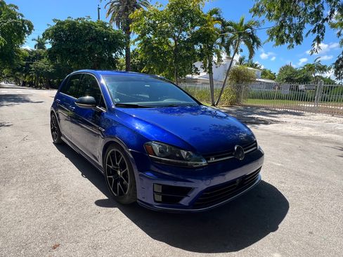 Used 2017 Volkswagen Golf Hatchback Sedan 4D image 5