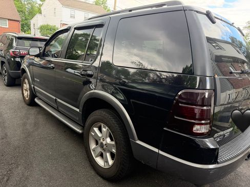 Used 2002 Ford Explorer XLT AWD/4WD image 3