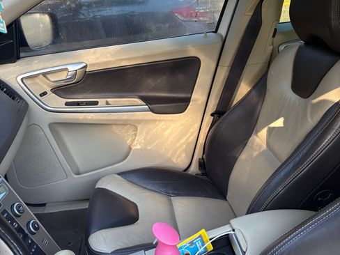 Used 2010 Volvo XC60 3.2 image 4