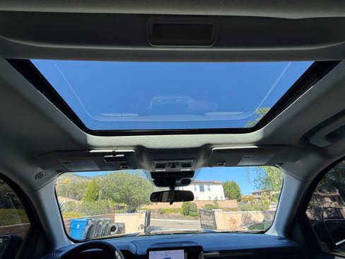 Used 2024 Ford Maverick Lariat w/ Black Appearance Package image 28