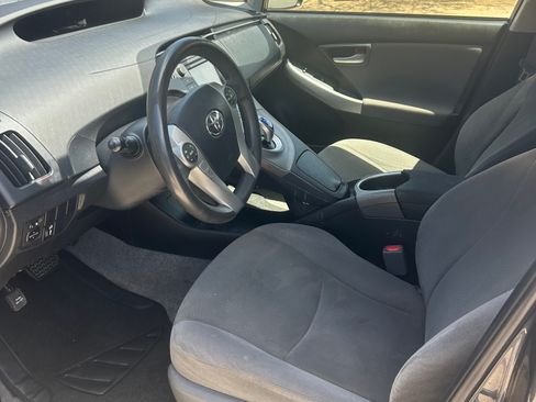Used 2014 Toyota Prius Two FWD image 5