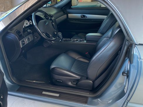 Used 2005 Ford Thunderbird Deluxe image 24