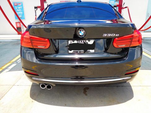 Used 2018 BMW 330e RWD image 9