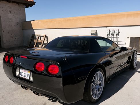Used 2002 Chevrolet Corvette Z06 w/ Memory Pkg image 4