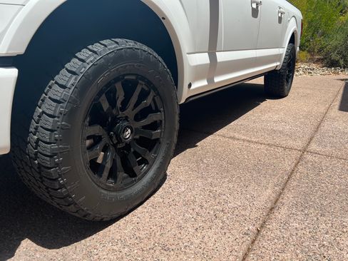 Used 2015 Ford F150 Platinum w/ Technology Package image 8