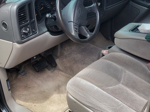 Used 2003 Chevrolet Tahoe LS w/ Driver Convenience Package RWD image 18