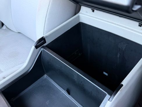 Used 2016 Kia Sedona L FWD image 12