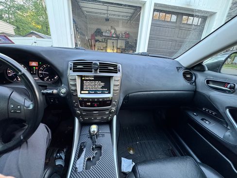 Used 2006 Lexus IS 350 RWD image 12