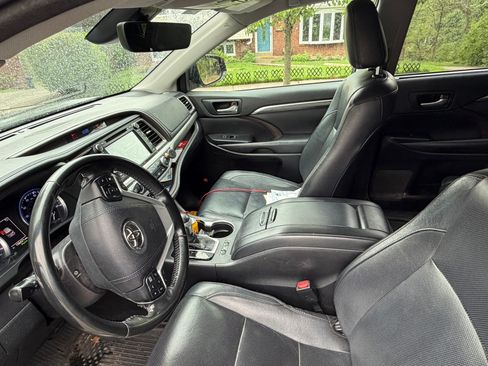 Used 2018 Toyota Highlander Limited AWD/4WD image 17