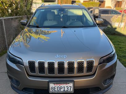 Used 2019 Jeep Cherokee Latitude w/ Popular Appearance Group