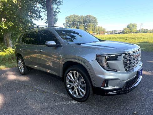 Used 2025 GMC Acadia Denali w/ Super Cruise Package AWD/4WD image 2