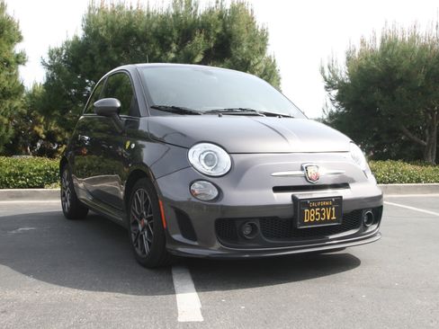 Used 2019 FIAT 500 Abarth w/ Popular Equipment Package FWD image 2