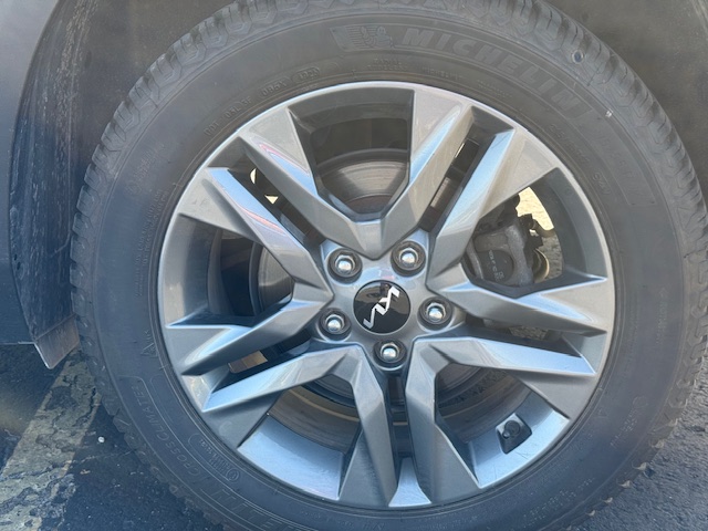 Used 2023 Kia Seltos LX AWD/4WD image 8