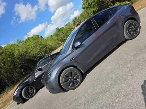 Used 2023 Tesla Model Y Long Range image 4