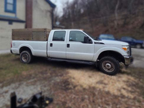 Used 2012 Ford F250 XL w/ Snow Plow Prep Pkg image 2