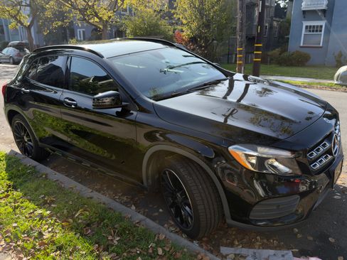 Used 2018 Mercedes-Benz GLA 250 4MATIC image 2