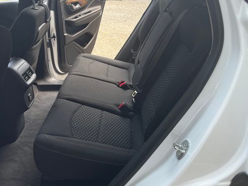 Used 2020 GMC Terrain SLE FWD image 8