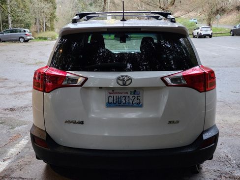 Used 2013 Toyota RAV4 XLE image 6