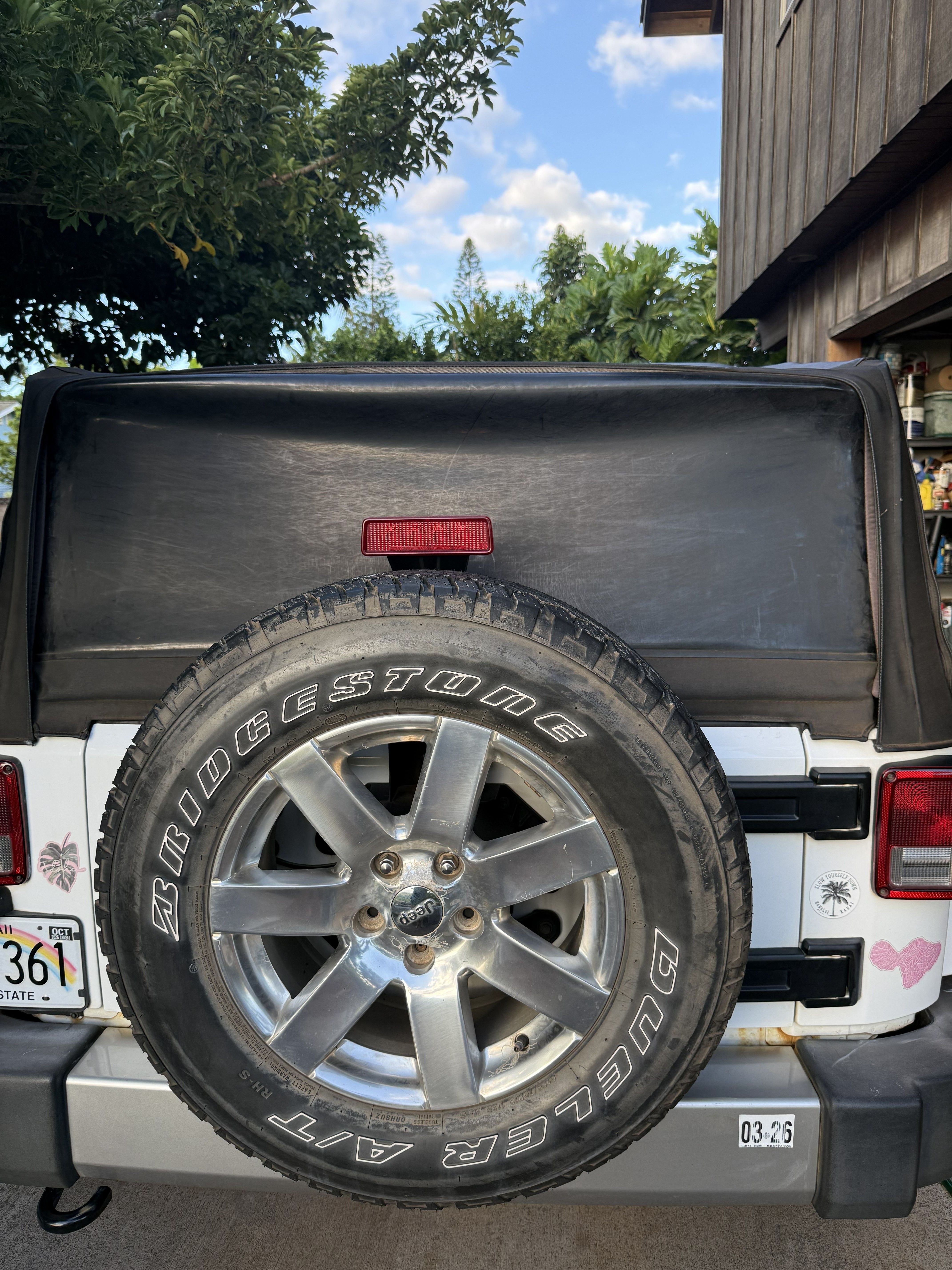 Used 2018 Jeep Wrangler Sahara w/ Dual Top Group AWD/4WD image 6