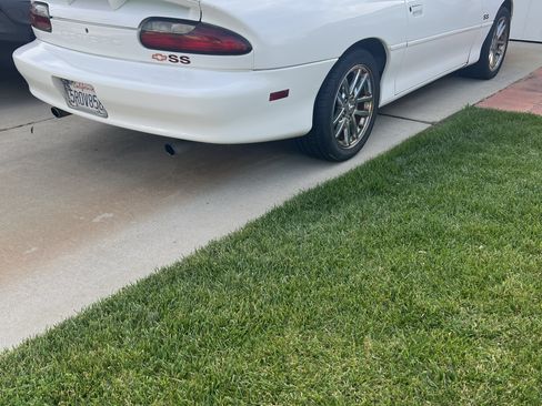 Used 2000 Chevrolet Camaro Z28 w/ SS Performance/Appearance Pkg image 5