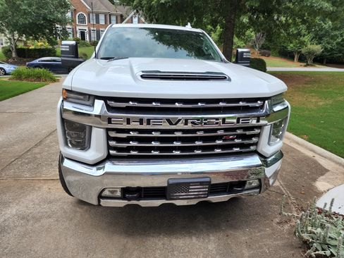 Used 2021 Chevrolet Silverado 3500 LTZ image 2