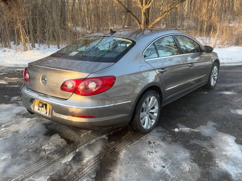 Used 2009 Volkswagen CC Sport image 10