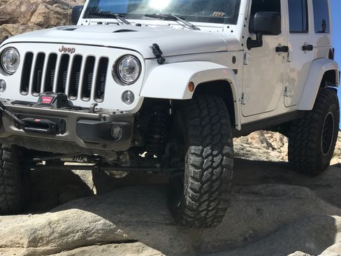 Used 2017 Jeep Wrangler Unlimited Sahara image 8