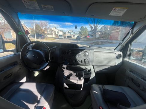 Used 2014 Ford E-150 and Econoline 150 w/ Power Group image 10