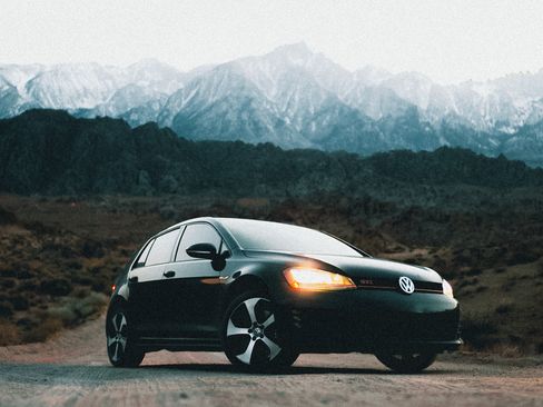 Used 2016 Volkswagen GTI SE w/ Lighting Package (SEL) image 1