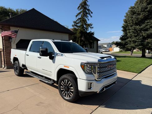 Used 2020 GMC Sierra 2500 Denali w/ Denali Ultimate Package image 1
